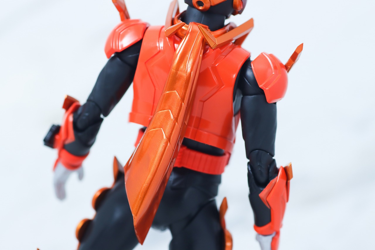 S.H.フィギュアーツ　仮面ライダーガッチャードデイブレイク／ファイヤーガッチャードデイブレイク　レビュー　本体