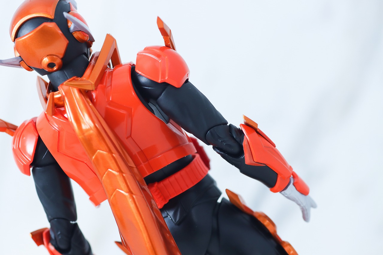 S.H.フィギュアーツ　仮面ライダーガッチャードデイブレイク／ファイヤーガッチャードデイブレイク　レビュー　本体
