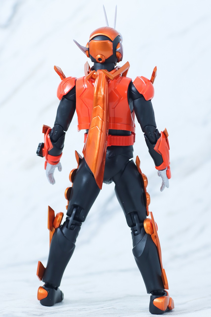 S.H.フィギュアーツ　仮面ライダーガッチャードデイブレイク／ファイヤーガッチャードデイブレイク　レビュー　本体