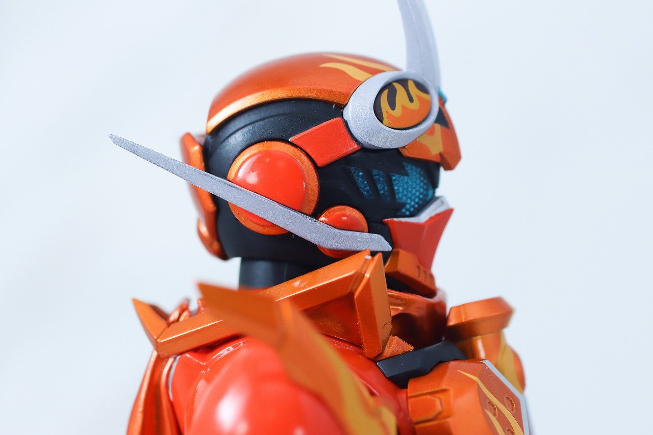 S.H.フィギュアーツ　仮面ライダーガッチャードデイブレイク／ファイヤーガッチャードデイブレイク　レビュー　本体