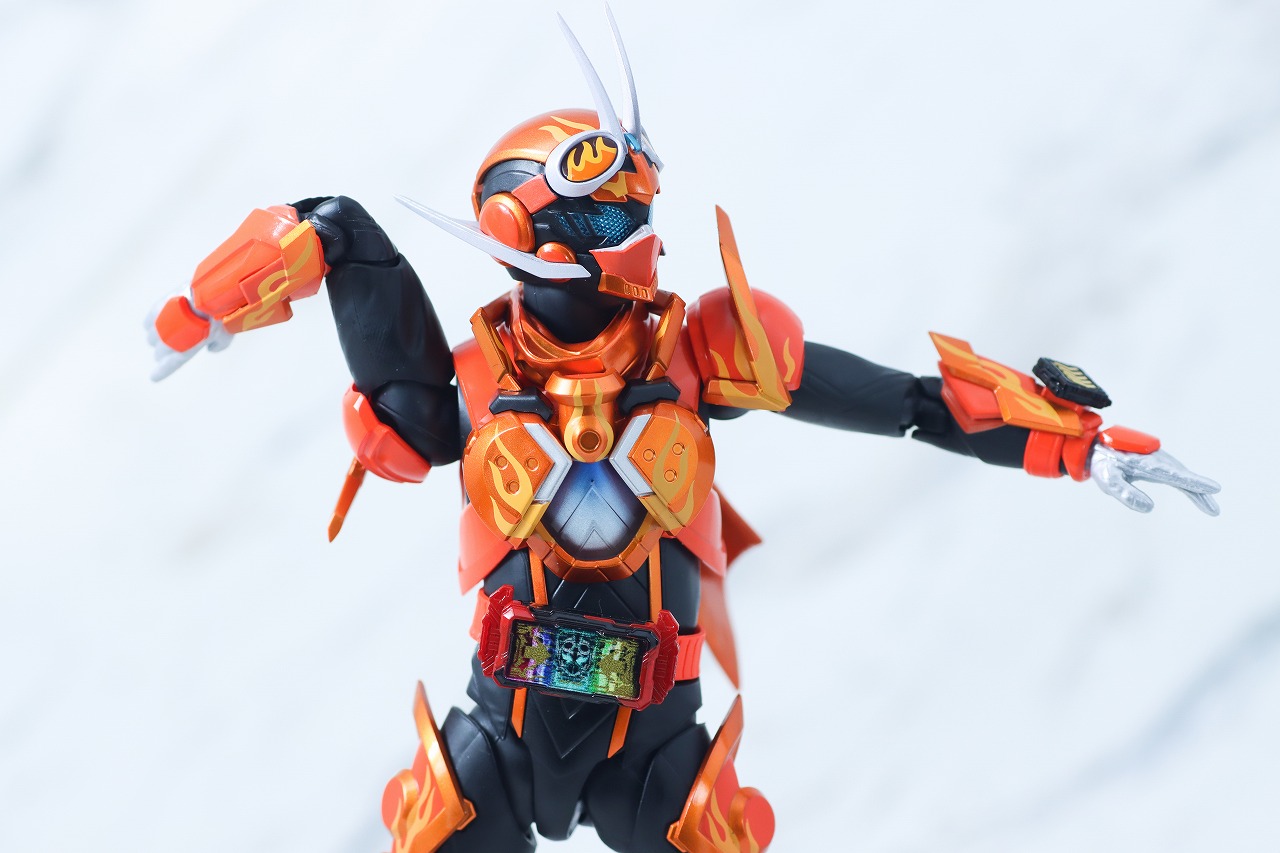 S.H.フィギュアーツ　仮面ライダーガッチャードデイブレイク／ファイヤーガッチャードデイブレイク　レビュー　可動範囲