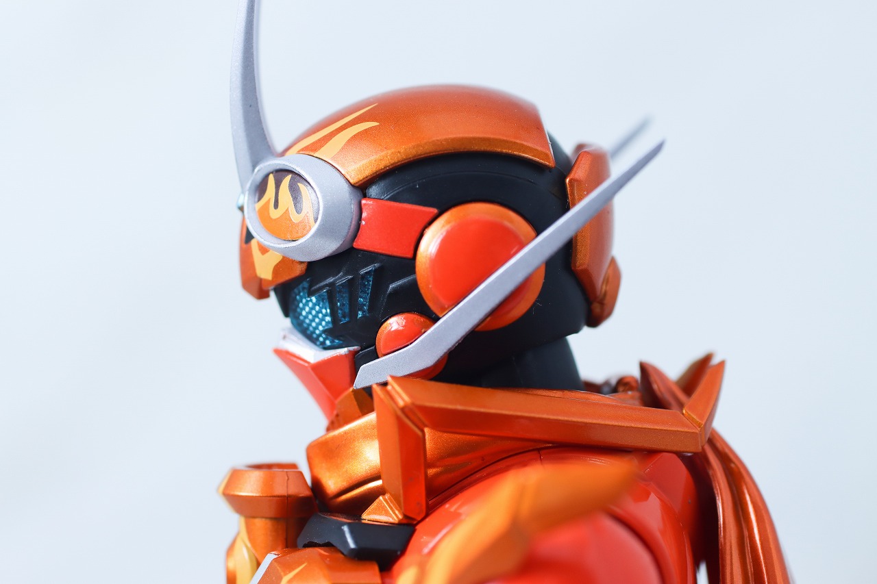 S.H.フィギュアーツ　仮面ライダーガッチャードデイブレイク／ファイヤーガッチャードデイブレイク　レビュー　可動範囲