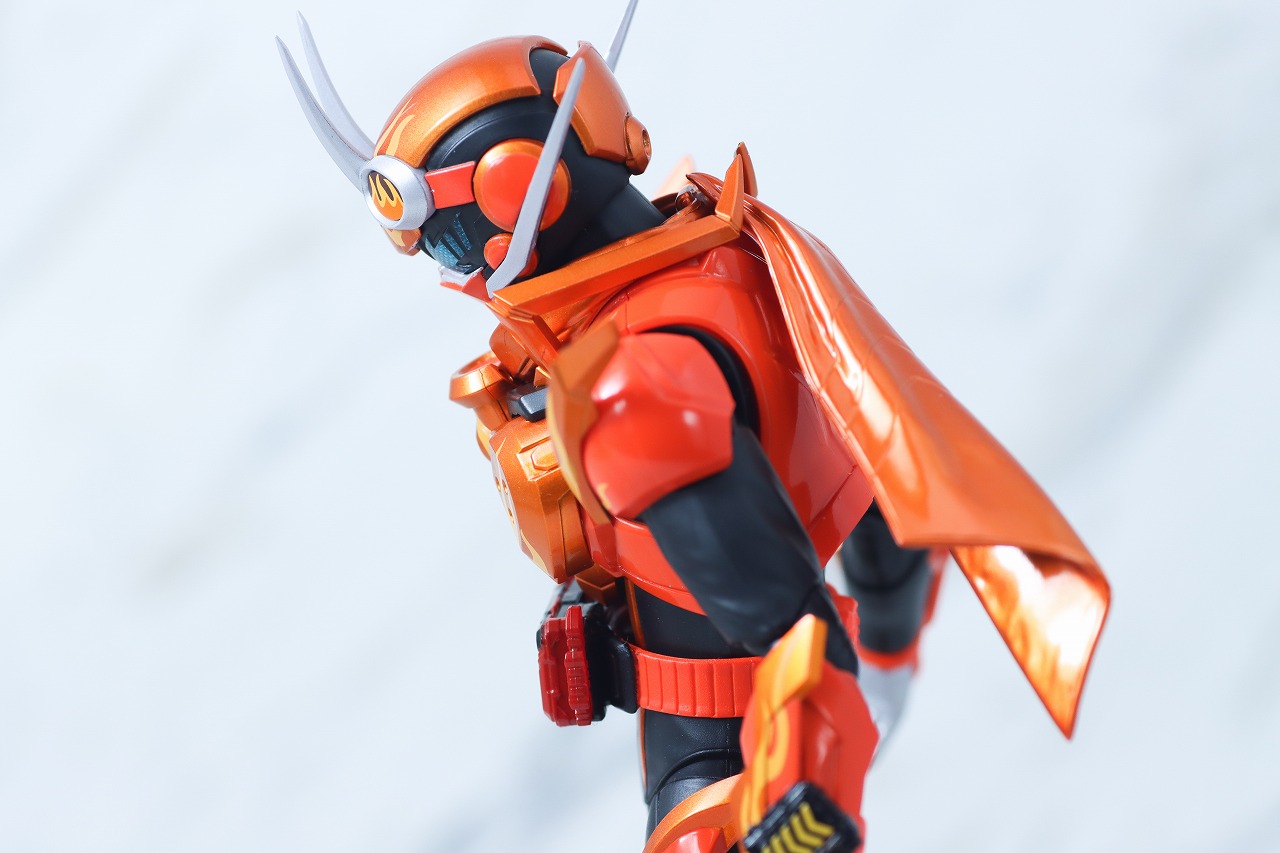 S.H.フィギュアーツ　仮面ライダーガッチャードデイブレイク／ファイヤーガッチャードデイブレイク　レビュー　可動範囲