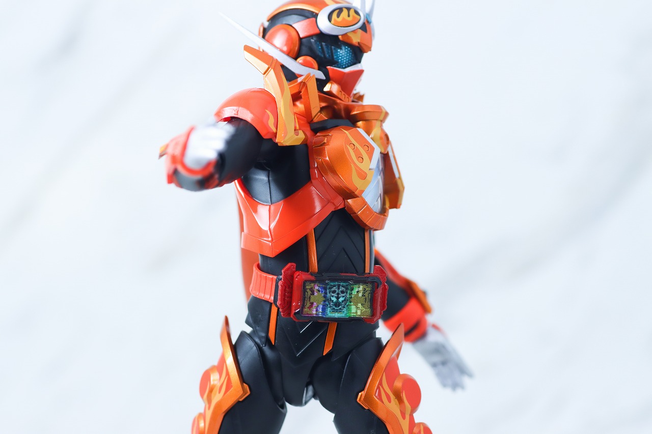 S.H.フィギュアーツ　仮面ライダーガッチャードデイブレイク／ファイヤーガッチャードデイブレイク　レビュー　可動範囲