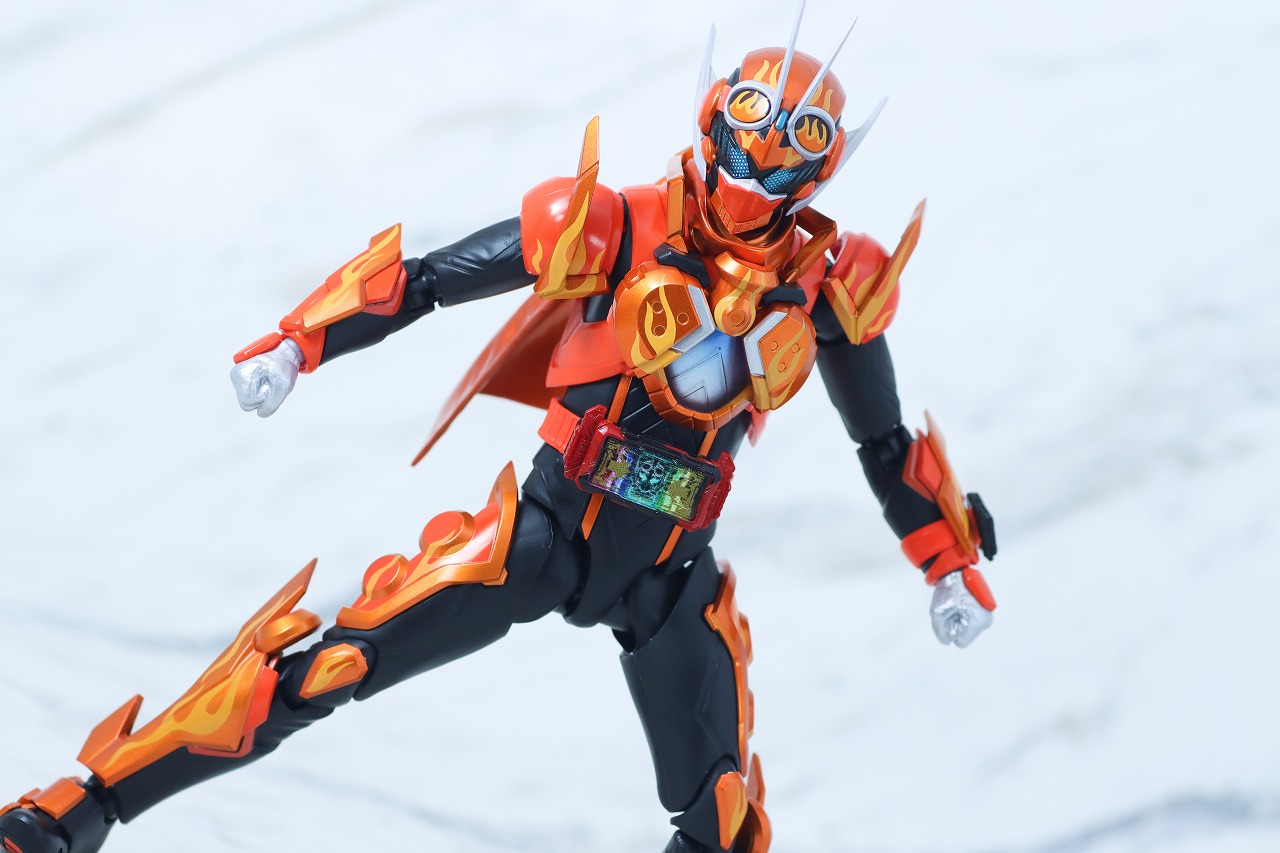 S.H.フィギュアーツ　仮面ライダーガッチャードデイブレイク／ファイヤーガッチャードデイブレイク　レビュー　アクション