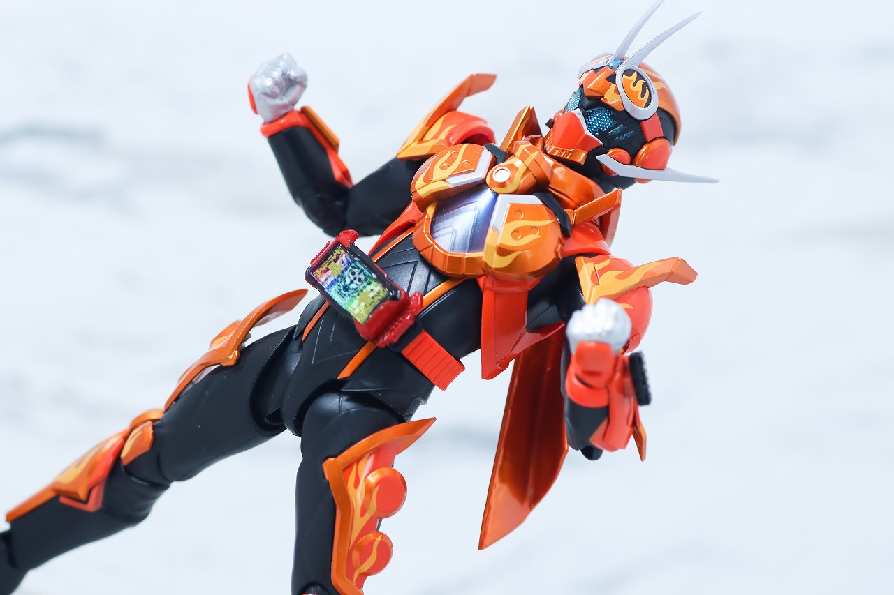 S.H.フィギュアーツ　仮面ライダーガッチャードデイブレイク／ファイヤーガッチャードデイブレイク　レビュー　アクション