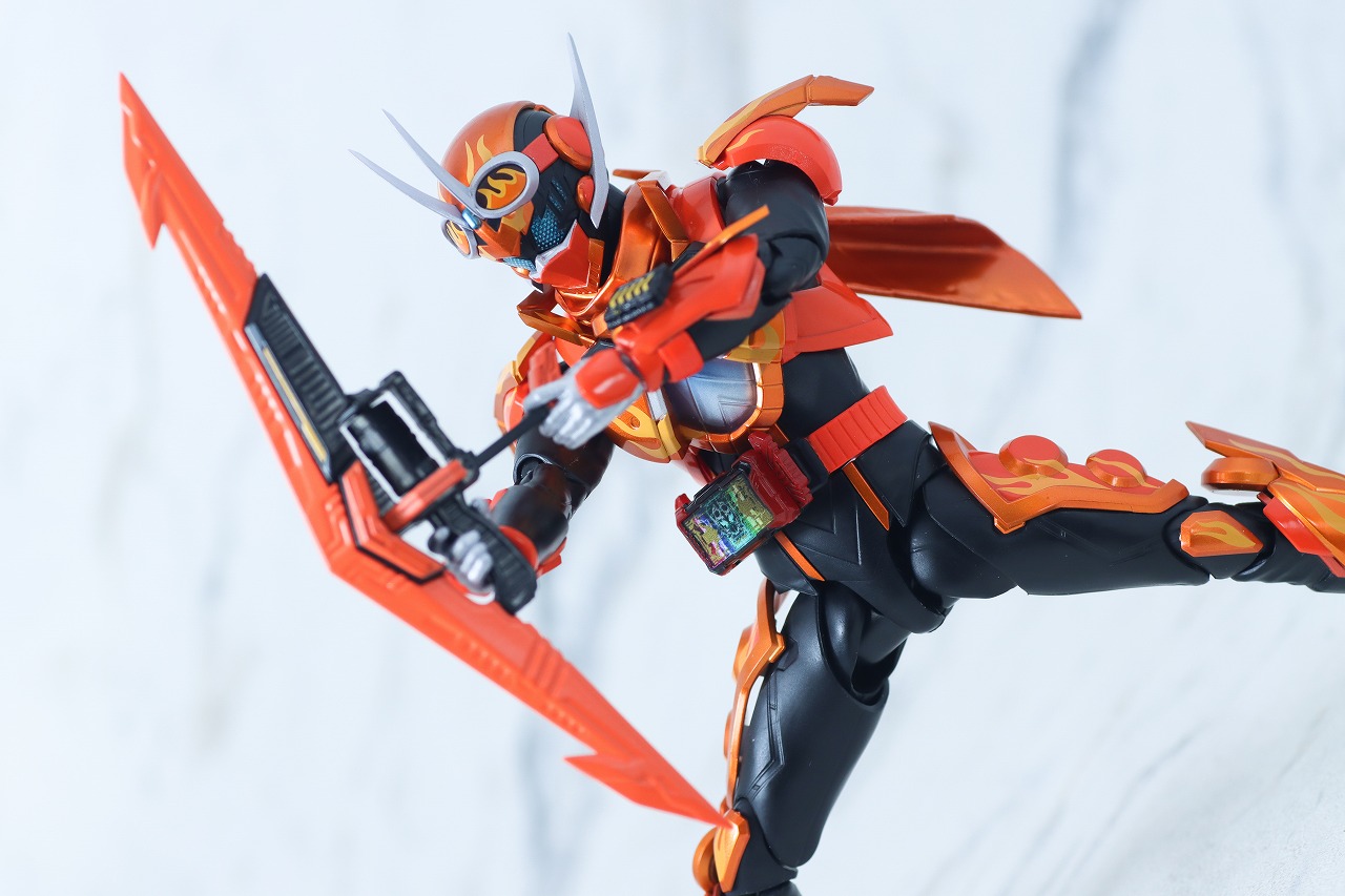 S.H.フィギュアーツ　仮面ライダーガッチャードデイブレイク／ファイヤーガッチャードデイブレイク　レビュー　アクション