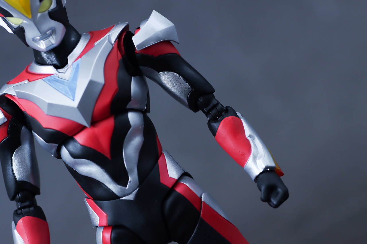 S.H.フィギュアーツ　ウルトラマンビクトリー　ニュージェネ スターズver.　レビュー　本体