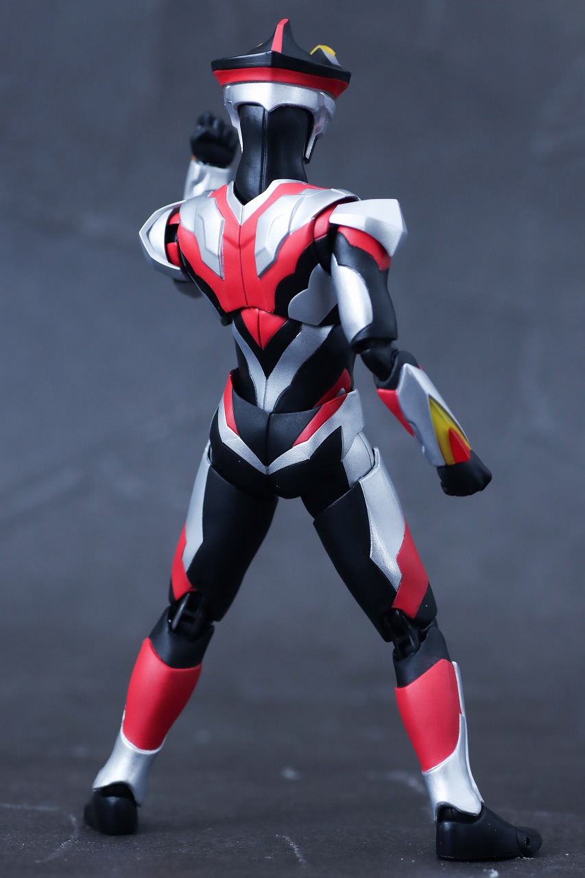 S.H.フィギュアーツ　ウルトラマンビクトリー　ニュージェネ スターズver.　レビュー　本体