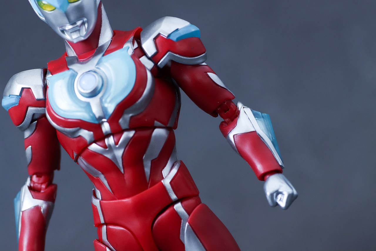 S.H.フィギュアーツ　ウルトラマンギンガ　ニュージェネ スターズver.　レビュー　本体