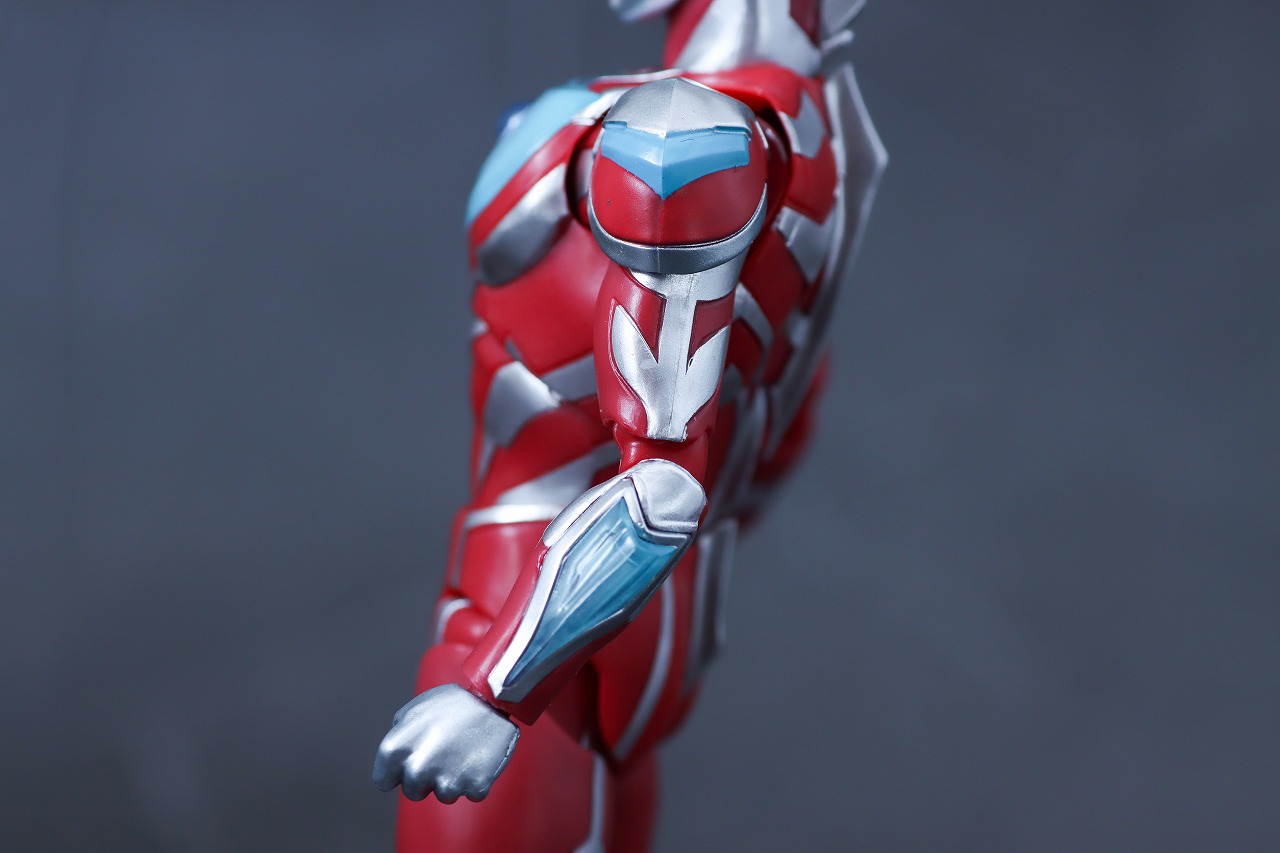 S.H.フィギュアーツ　ウルトラマンギンガ　ニュージェネ スターズver.　レビュー　本体