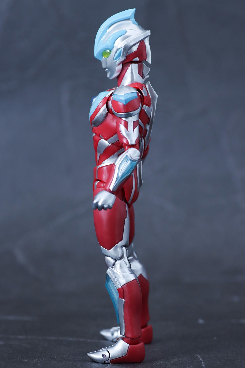 S.H.フィギュアーツ　ウルトラマンギンガ　ニュージェネ スターズver.　レビュー　本体