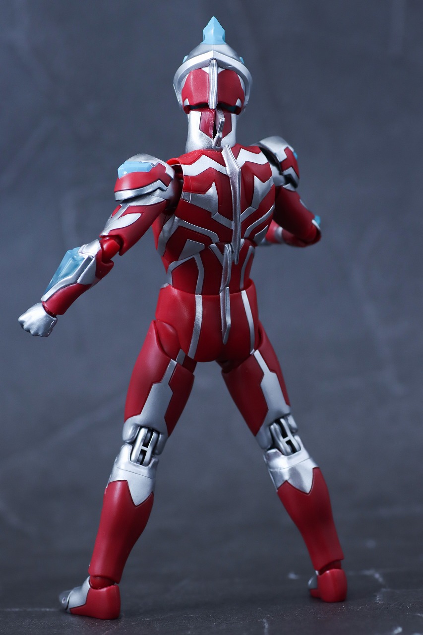 S.H.フィギュアーツ　ウルトラマンギンガ　ニュージェネ スターズver.　レビュー　本体