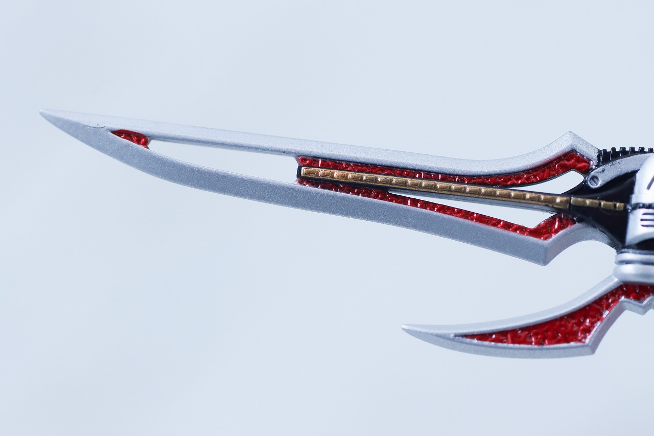 S.H.フィギュアーツ　真骨彫製法　仮面ライダー装甲響鬼　レビュー　付属品　アームドセイバー