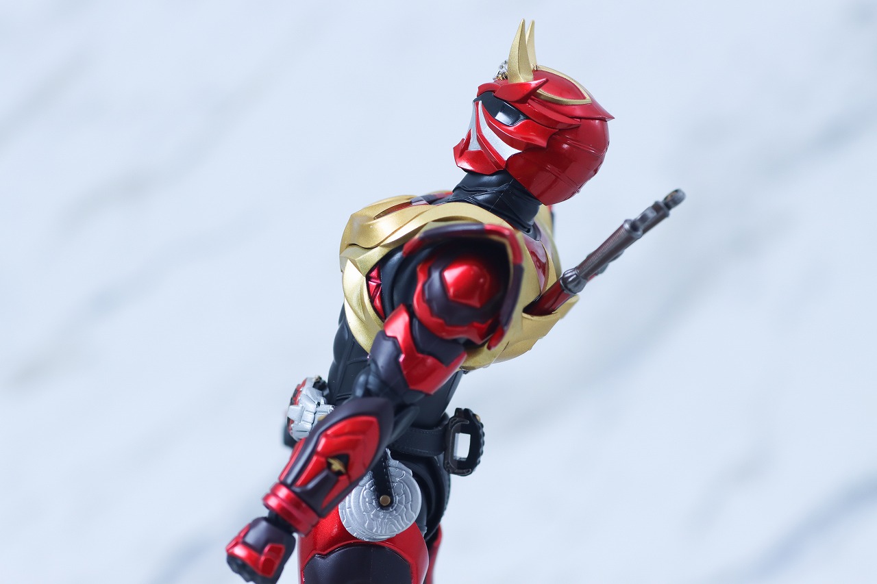 S.H.フィギュアーツ 真骨彫製法 仮面ライダー装甲響鬼 レビュー 可動範囲