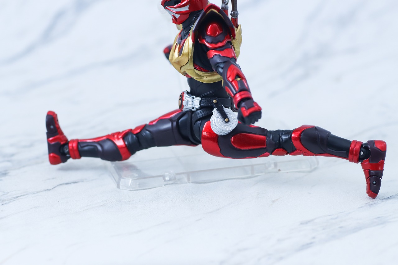 S.H.フィギュアーツ　真骨彫製法　仮面ライダー装甲響鬼　レビュー　可動範囲