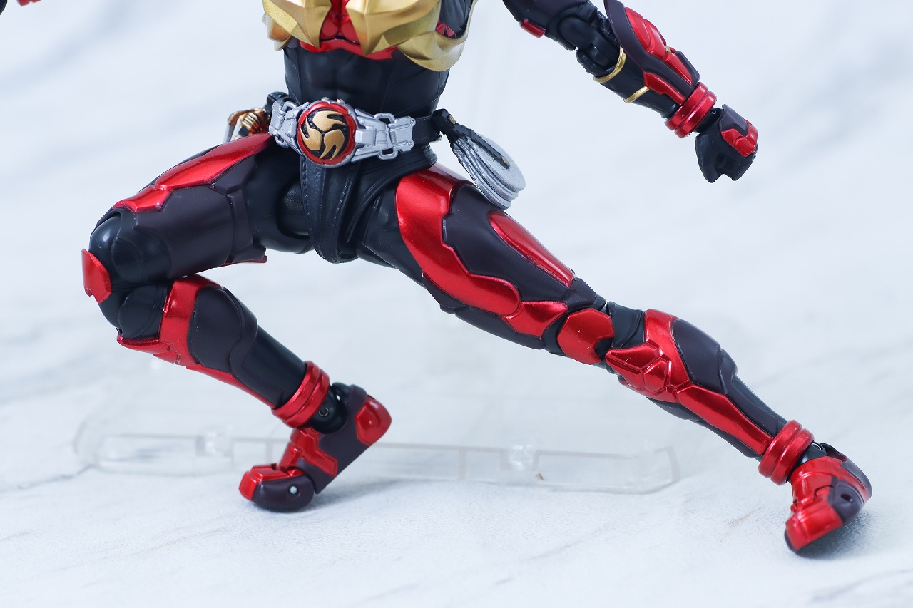 S.H.フィギュアーツ　真骨彫製法　仮面ライダー装甲響鬼　レビュー　可動範囲