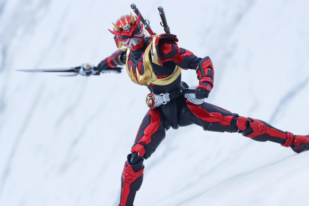 S.H.フィギュアーツ　真骨彫製法　仮面ライダー装甲響鬼　レビュー　アクション