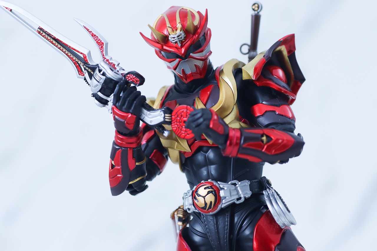 S.H.フィギュアーツ　真骨彫製法　仮面ライダー装甲響鬼　レビュー　アクション