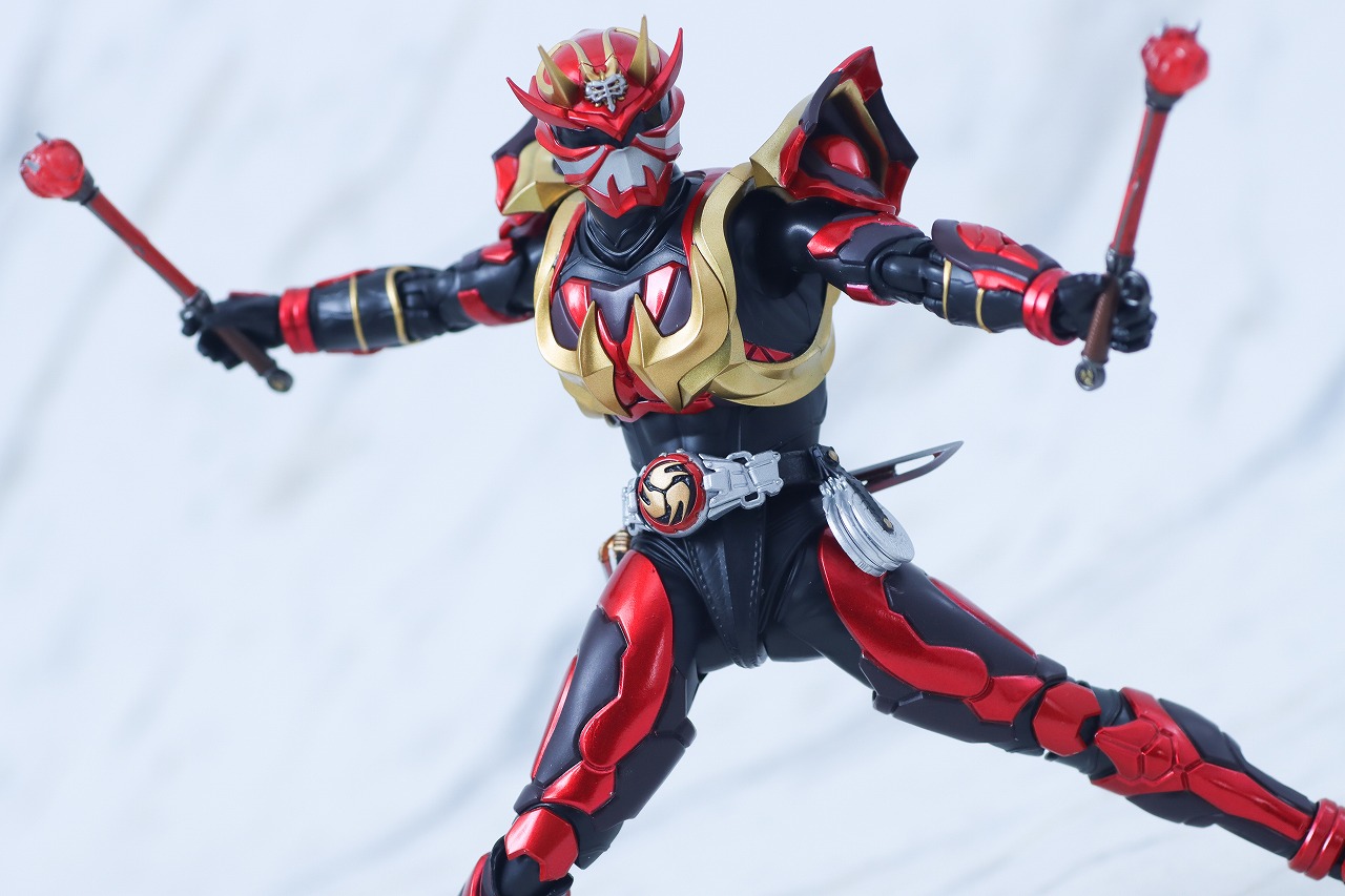 S.H.フィギュアーツ　真骨彫製法　仮面ライダー装甲響鬼　レビュー　アクション