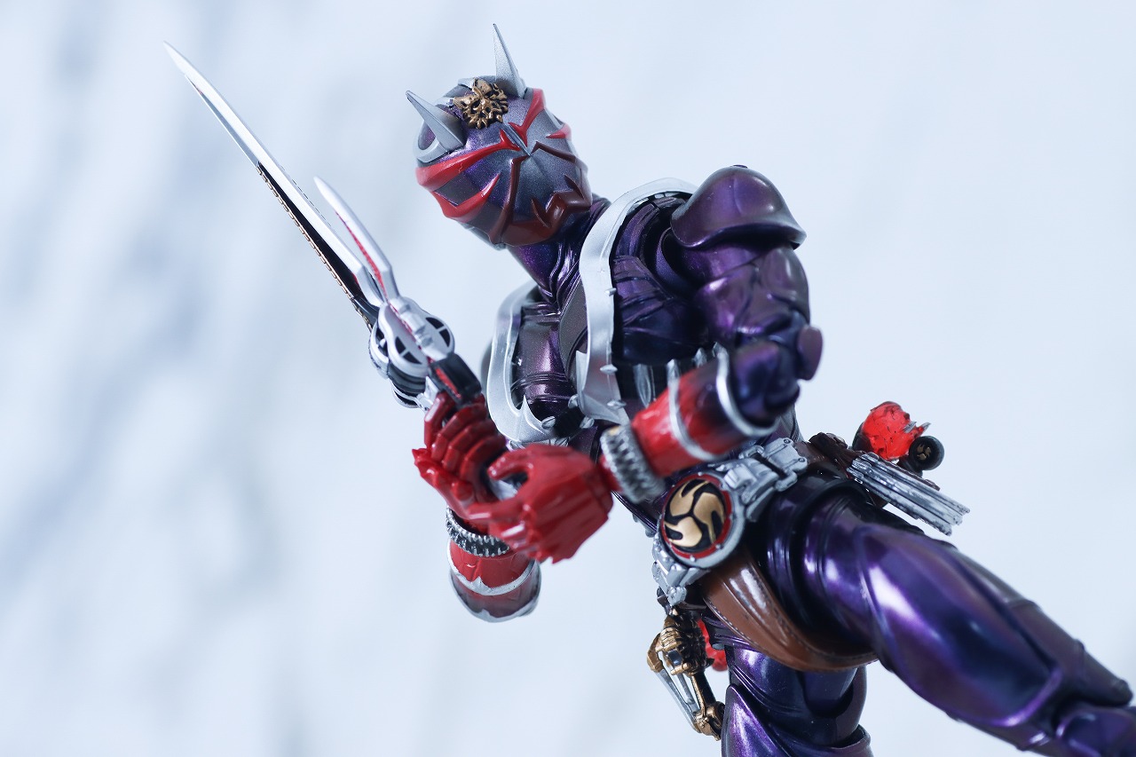 S.H.フィギュアーツ　真骨彫製法　仮面ライダー装甲響鬼　レビュー　アクション