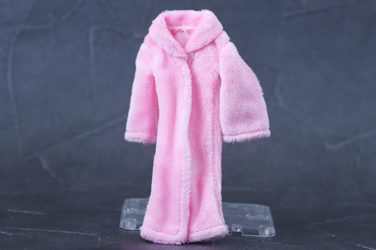 S.H.フィギュアーツ　ピーター・B・パーカー＆メイデイ・パーカー（スパイダーマン：アクロス・ザ・スパイダーバース）　レビュー　付属品　バスローブ