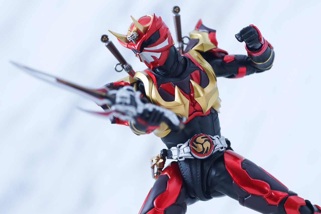 S.H.フィギュアーツ　真骨彫製法　仮面ライダー装甲響鬼　レビュー　アクション