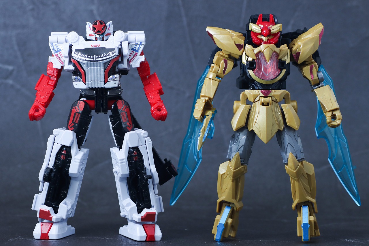 ミニプラ　テガソードレッド　レビュー　本体　ブンブンジャーロボ　比較