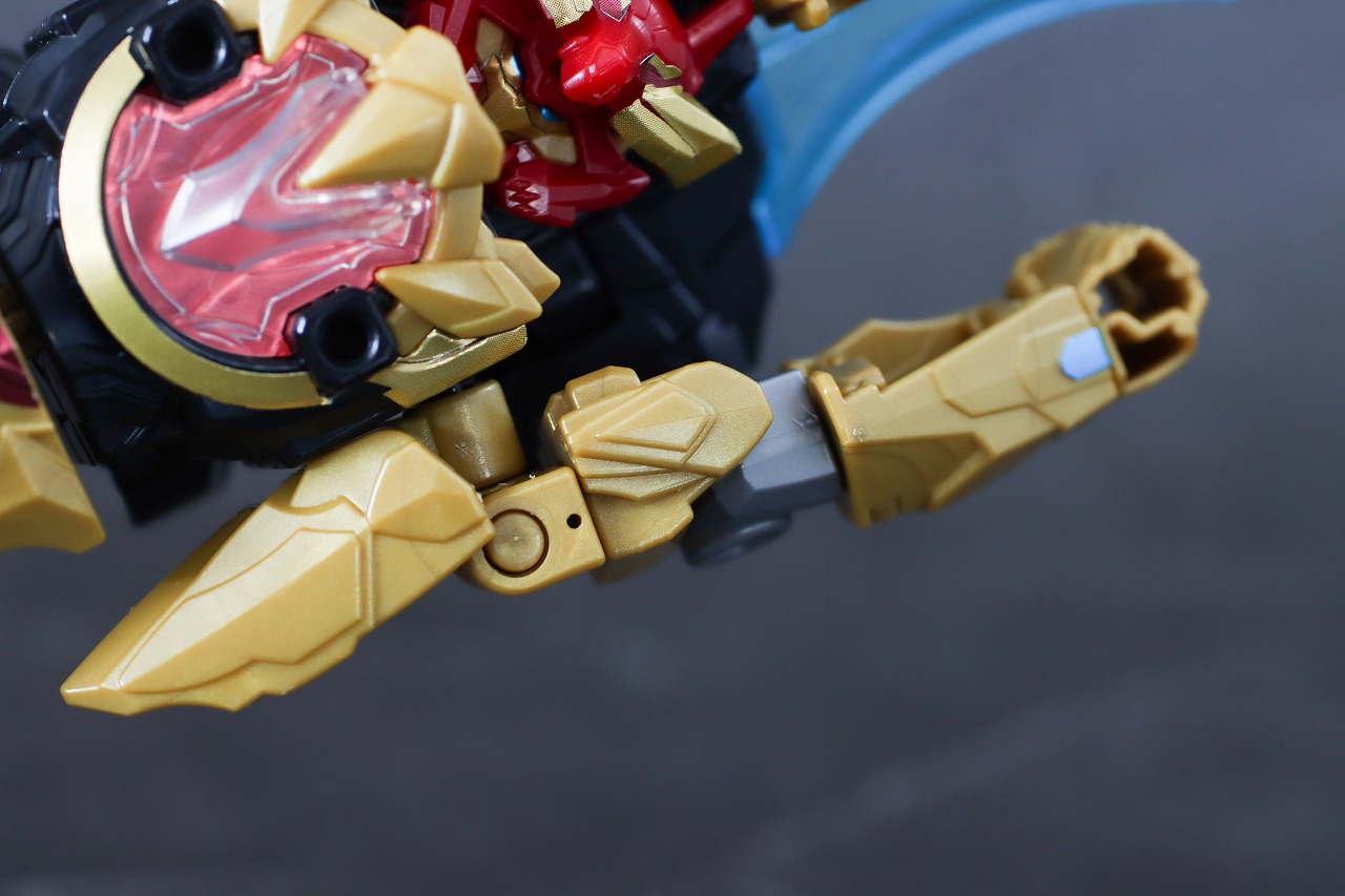 ミニプラ　テガソードレッド　レビュー　変形