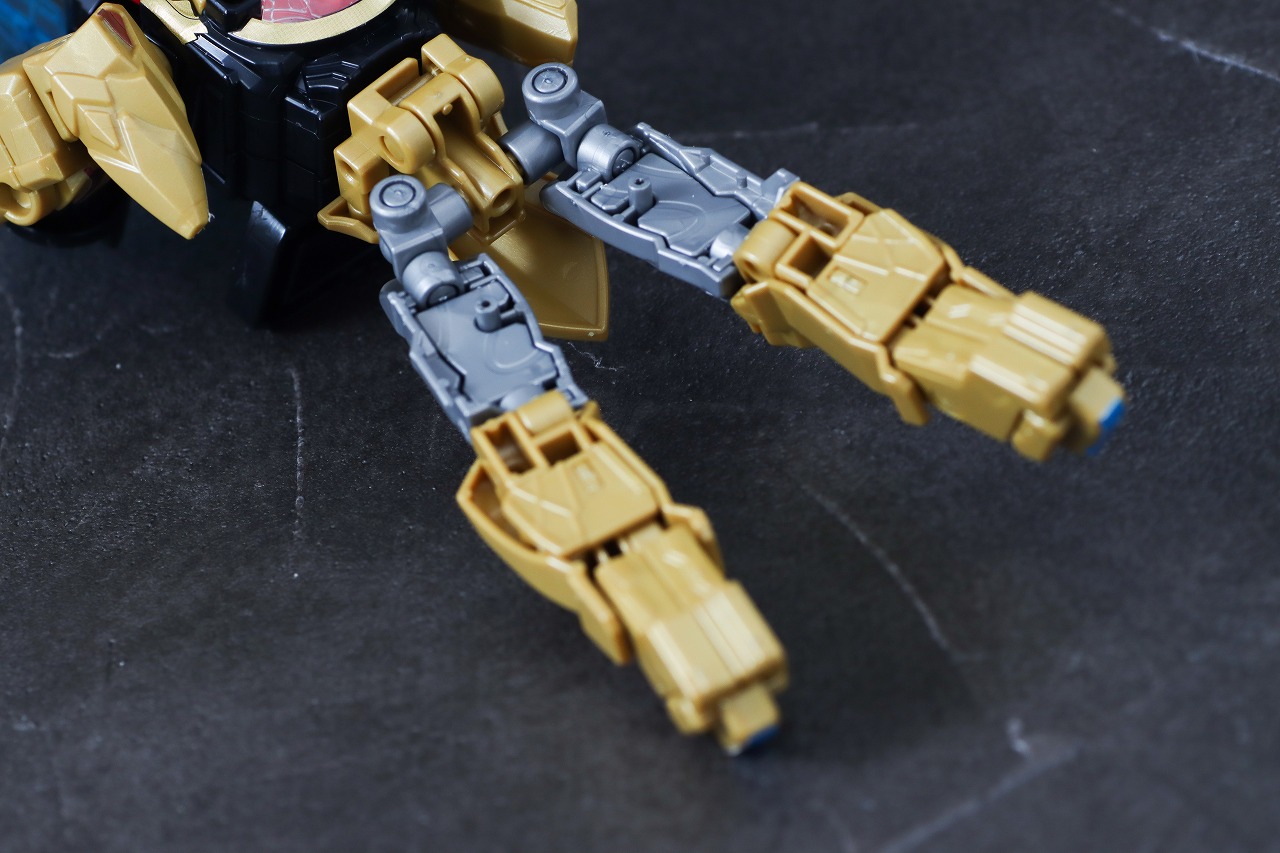 ミニプラ　テガソードレッド　レビュー　変形