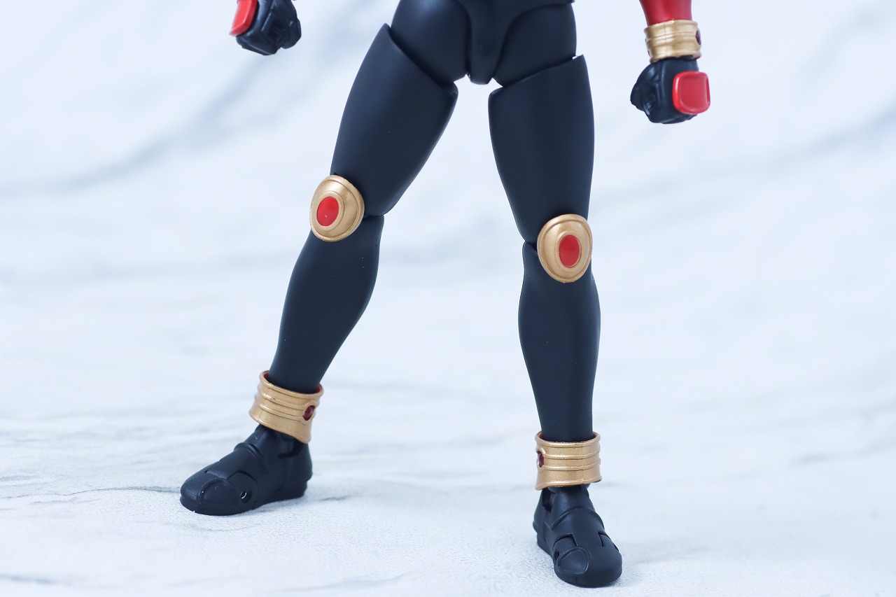 S.H.フィギュアーツ 真骨彫製法　仮面ライダークウガ マイティフォーム Store Limited Edition　レビュー　本体