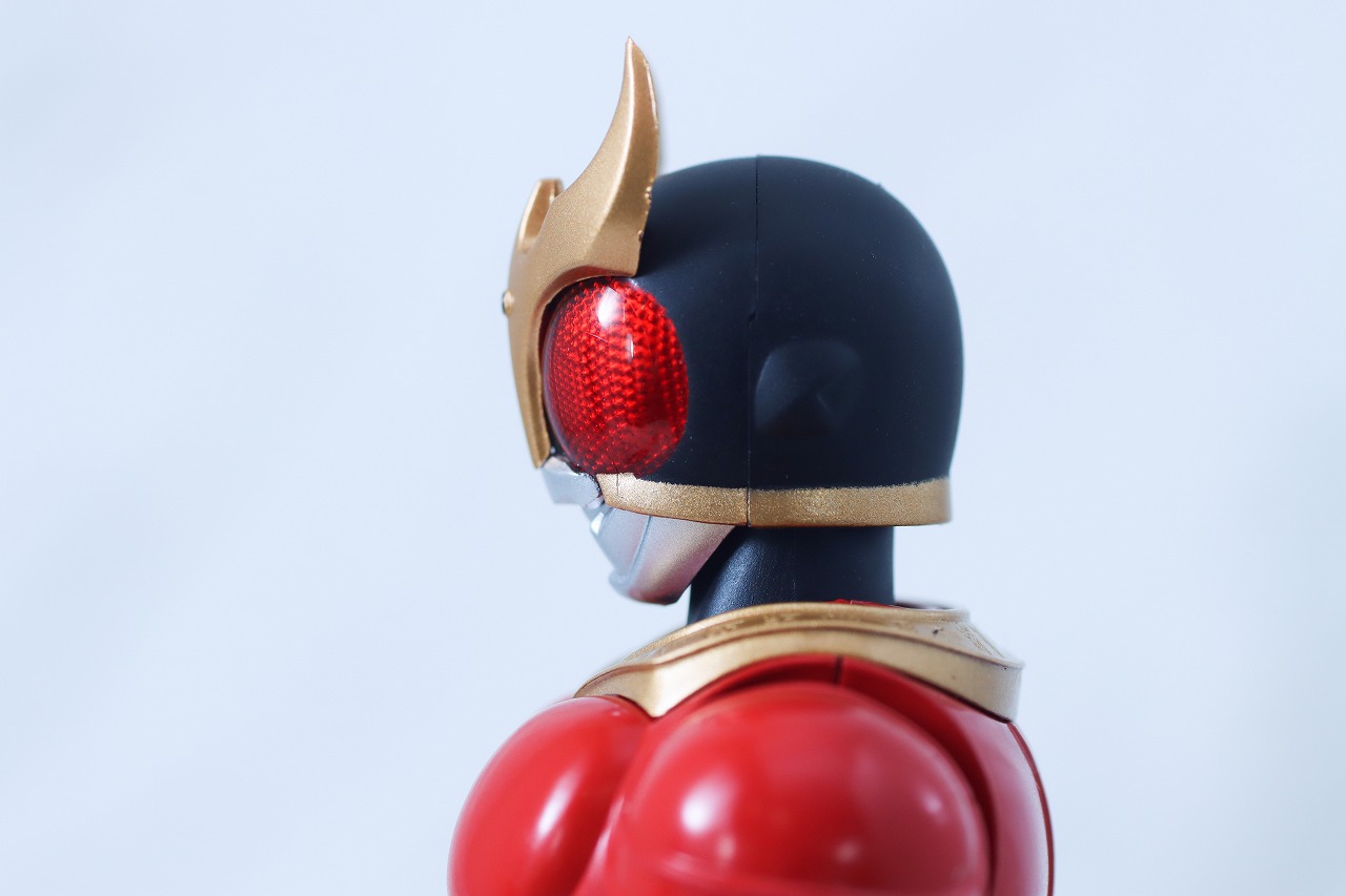 S.H.フィギュアーツ 真骨彫製法　仮面ライダークウガ マイティフォーム Store Limited Edition　レビュー　本体