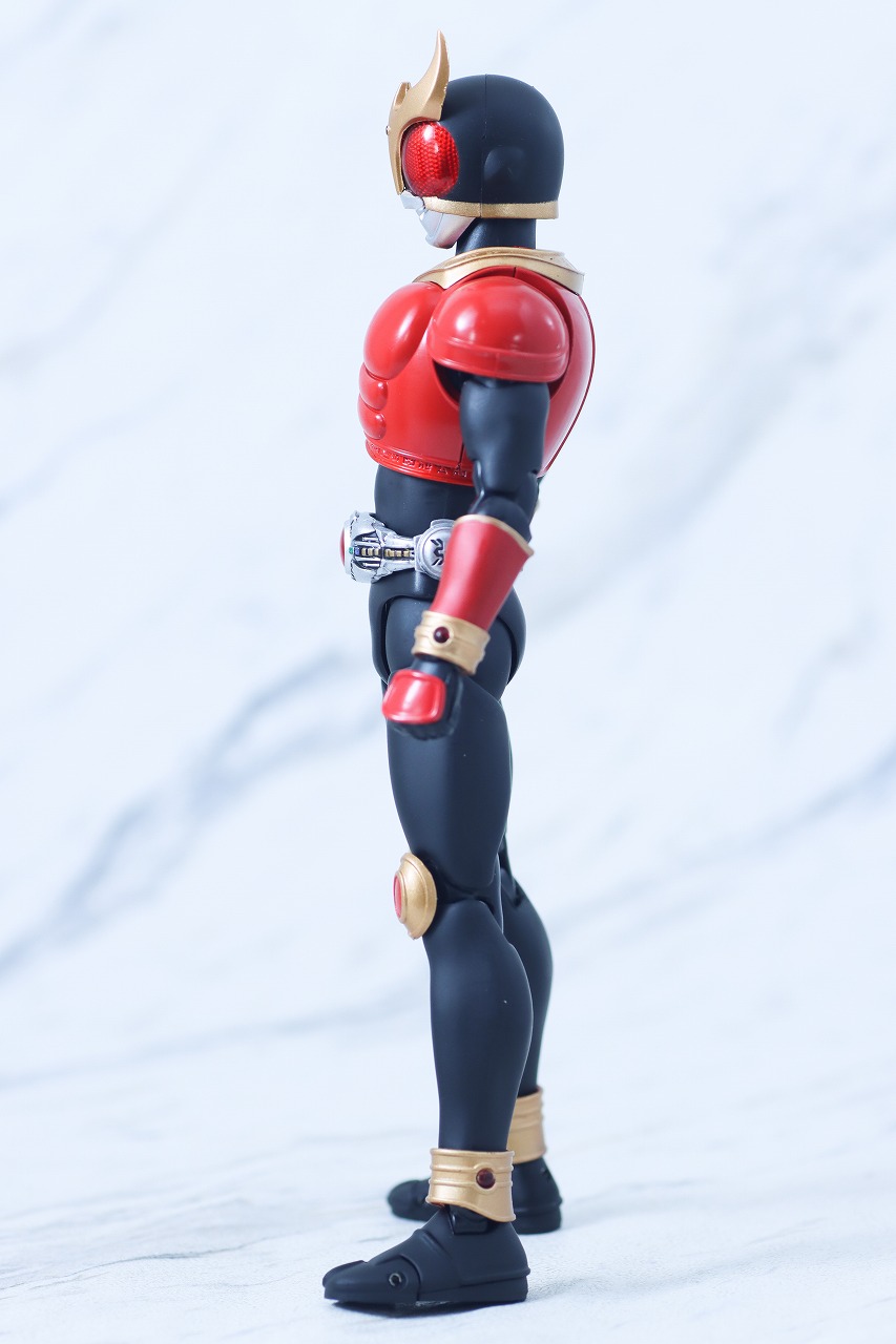 S.H.フィギュアーツ 真骨彫製法　仮面ライダークウガ マイティフォーム Store Limited Edition　レビュー　本体