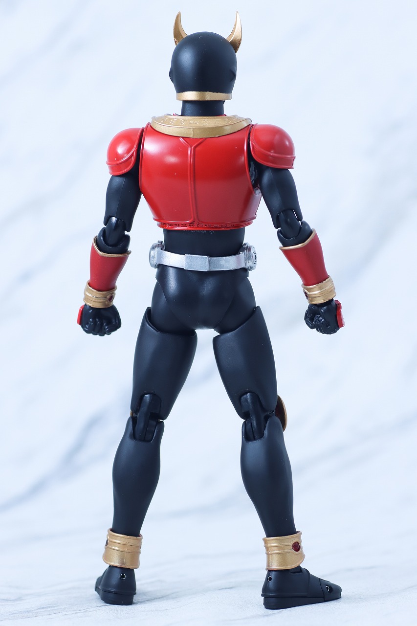 S.H.フィギュアーツ 真骨彫製法　仮面ライダークウガ マイティフォーム Store Limited Edition　レビュー　本体