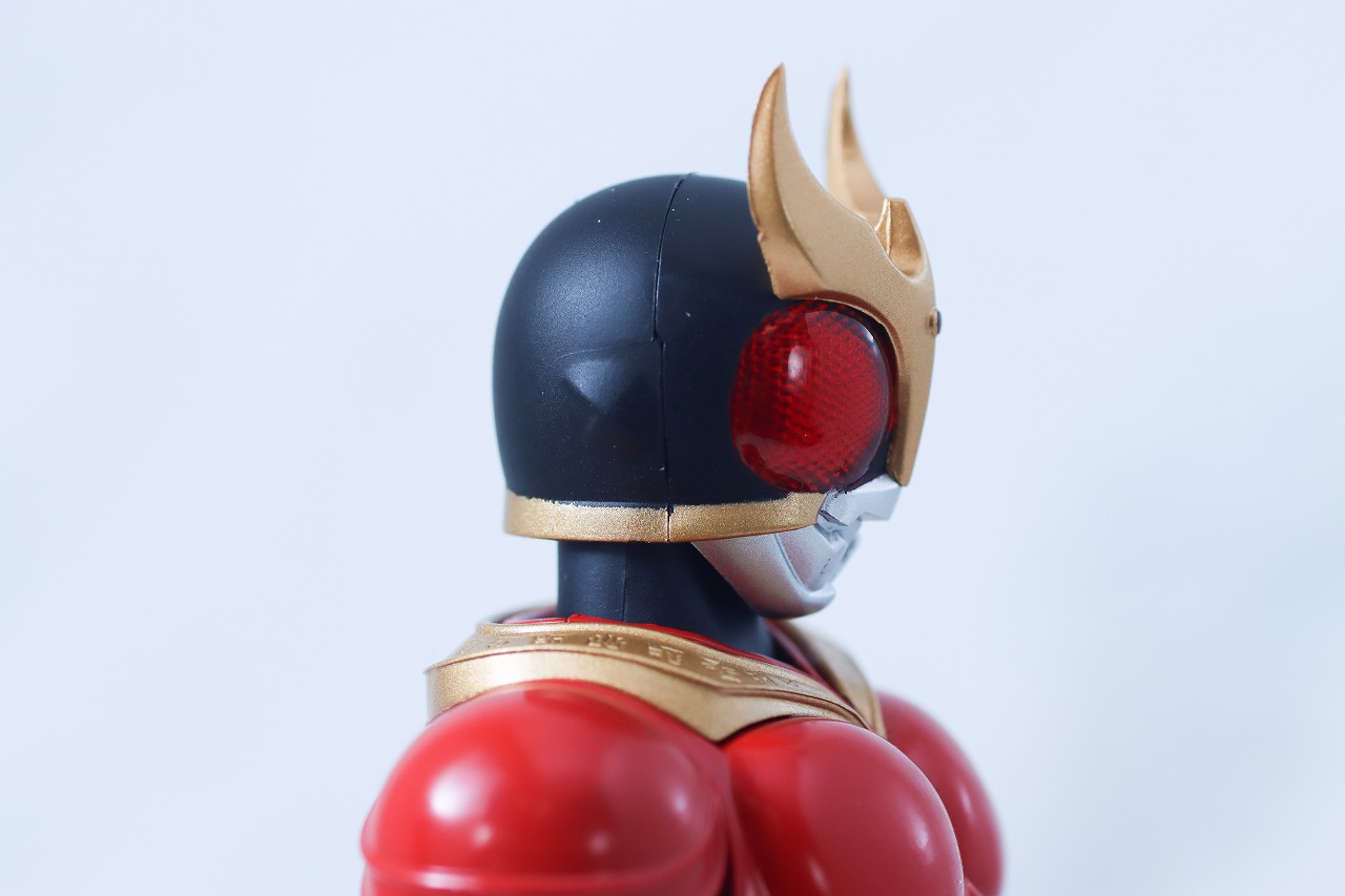 S.H.フィギュアーツ 真骨彫製法　仮面ライダークウガ マイティフォーム Store Limited Edition　レビュー　本体