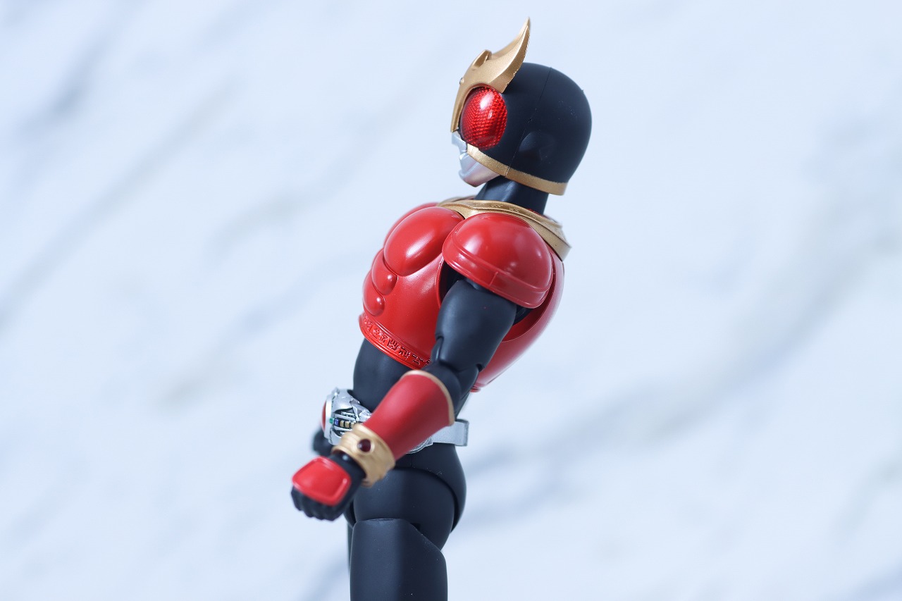 S.H.フィギュアーツ 真骨彫製法　仮面ライダークウガ マイティフォーム Store Limited Edition　レビュー　可動範囲