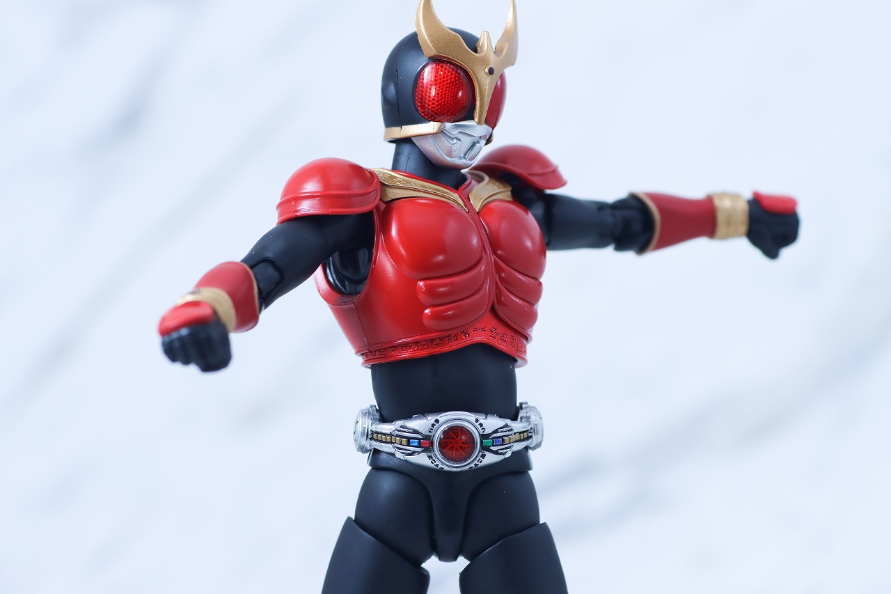 S.H.フィギュアーツ 真骨彫製法　仮面ライダークウガ マイティフォーム Store Limited Edition　レビュー　可動範囲