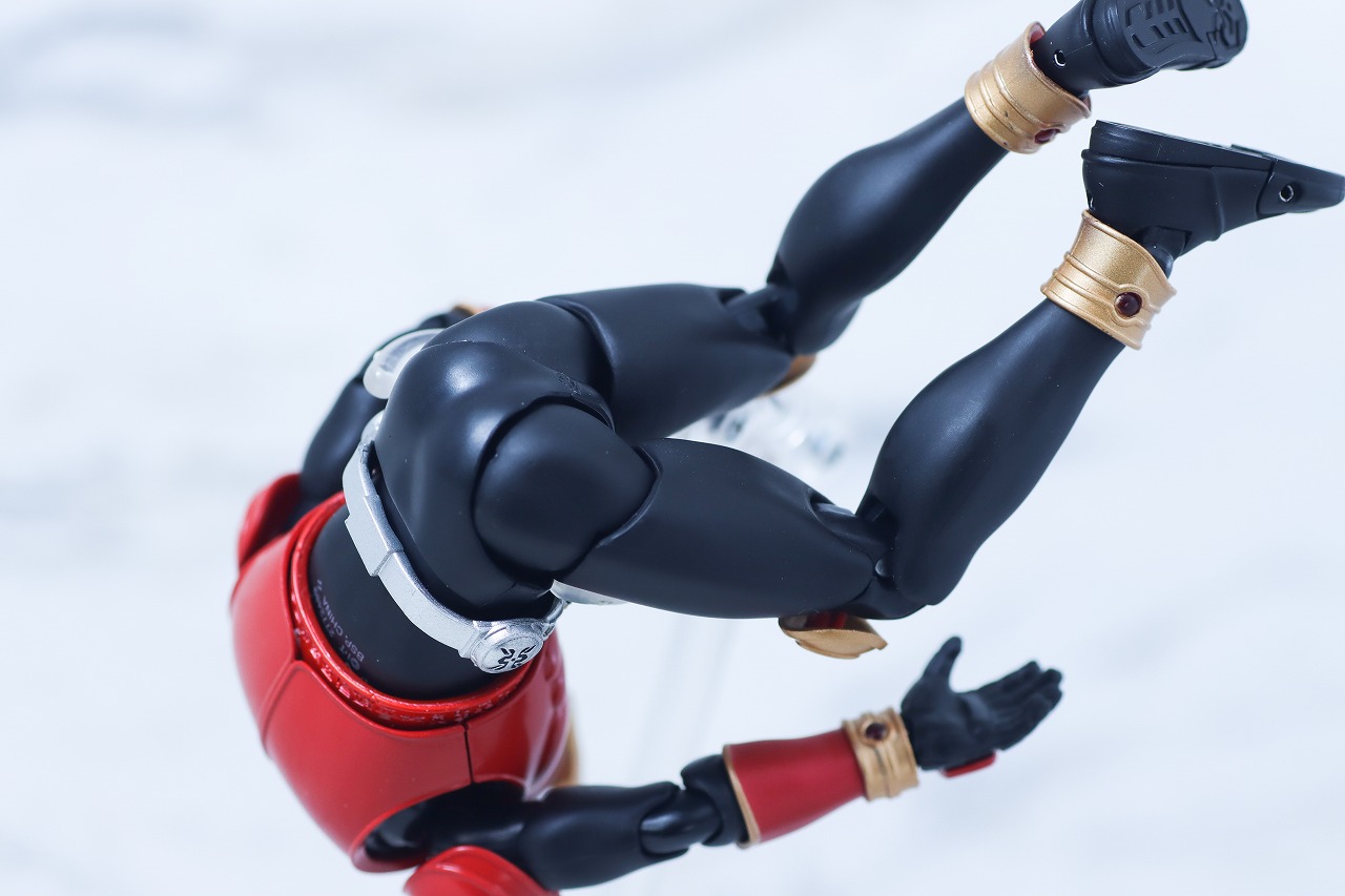 S.H.フィギュアーツ 真骨彫製法　仮面ライダークウガ マイティフォーム Store Limited Edition　レビュー　アクション
