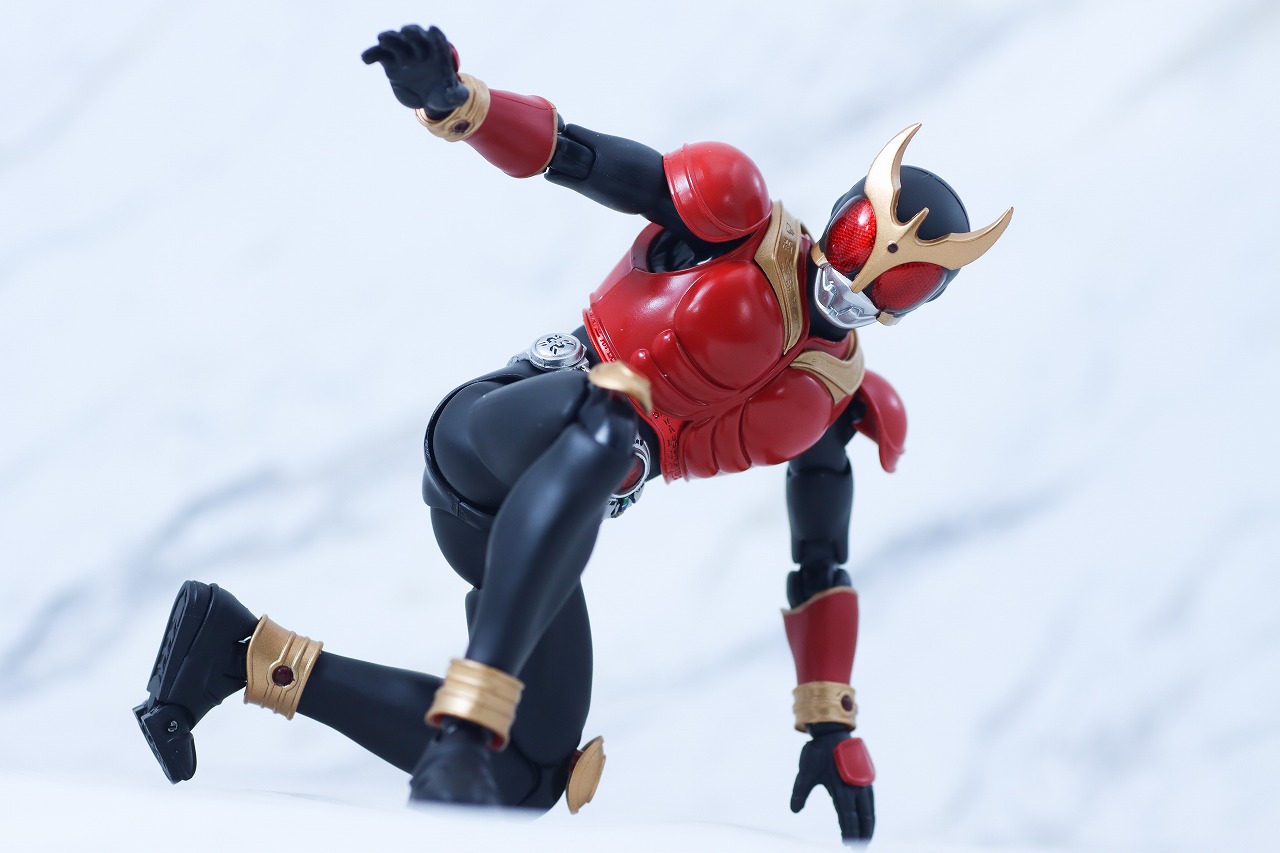 S.H.フィギュアーツ 真骨彫製法　仮面ライダークウガ マイティフォーム Store Limited Edition　レビュー　アクション