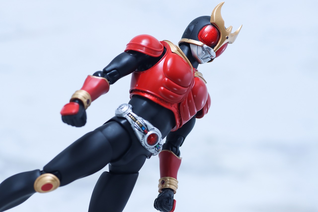 S.H.フィギュアーツ 真骨彫製法　仮面ライダークウガ マイティフォーム Store Limited Edition　レビュー　アクション