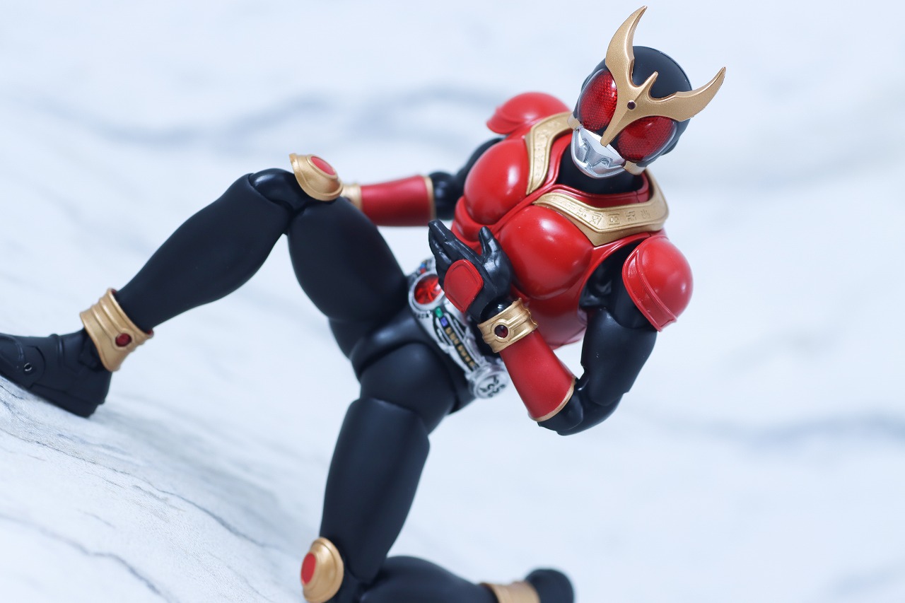 S.H.フィギュアーツ 真骨彫製法　仮面ライダークウガ マイティフォーム Store Limited Edition　レビュー　アクション