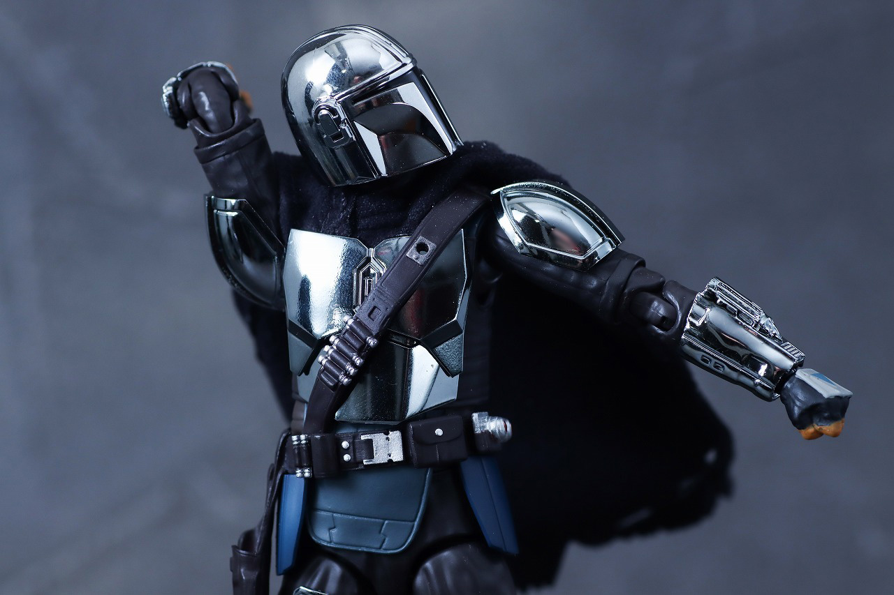 MAFEX　マンダロリアン CHROME（クロームメッキ） ver.　レビュー　可動範囲