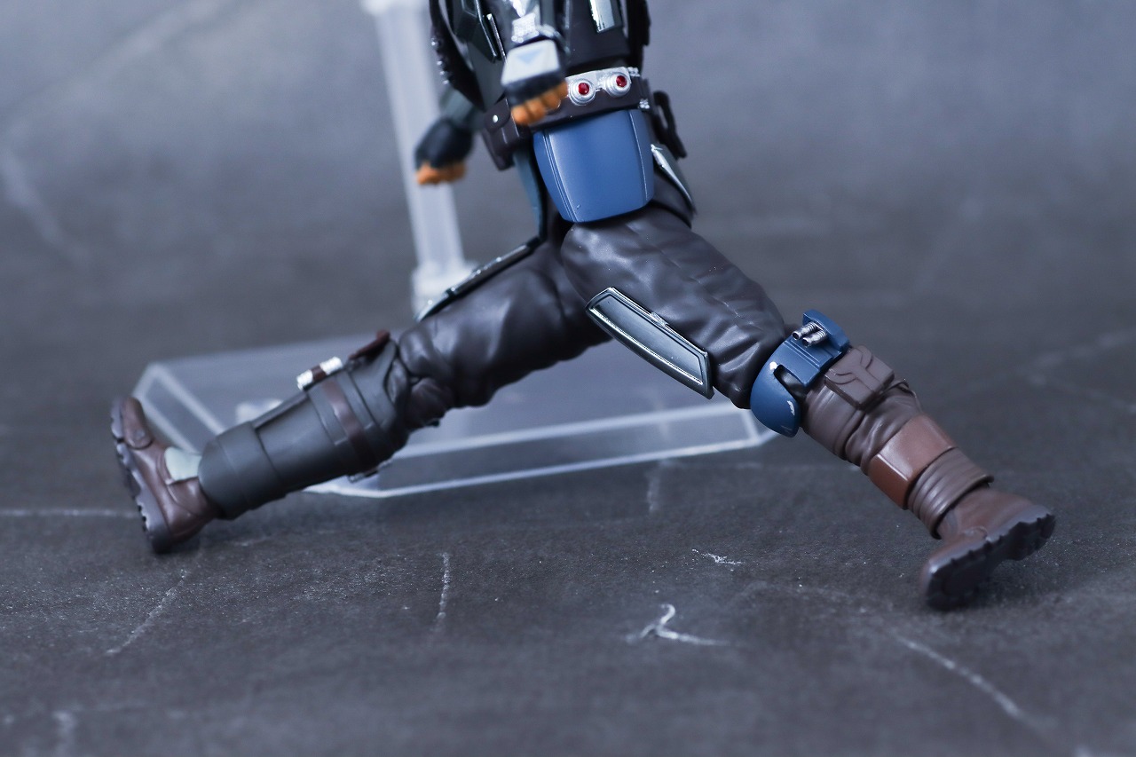 MAFEX　マンダロリアン CHROME（クロームメッキ） ver.　レビュー　可動範囲