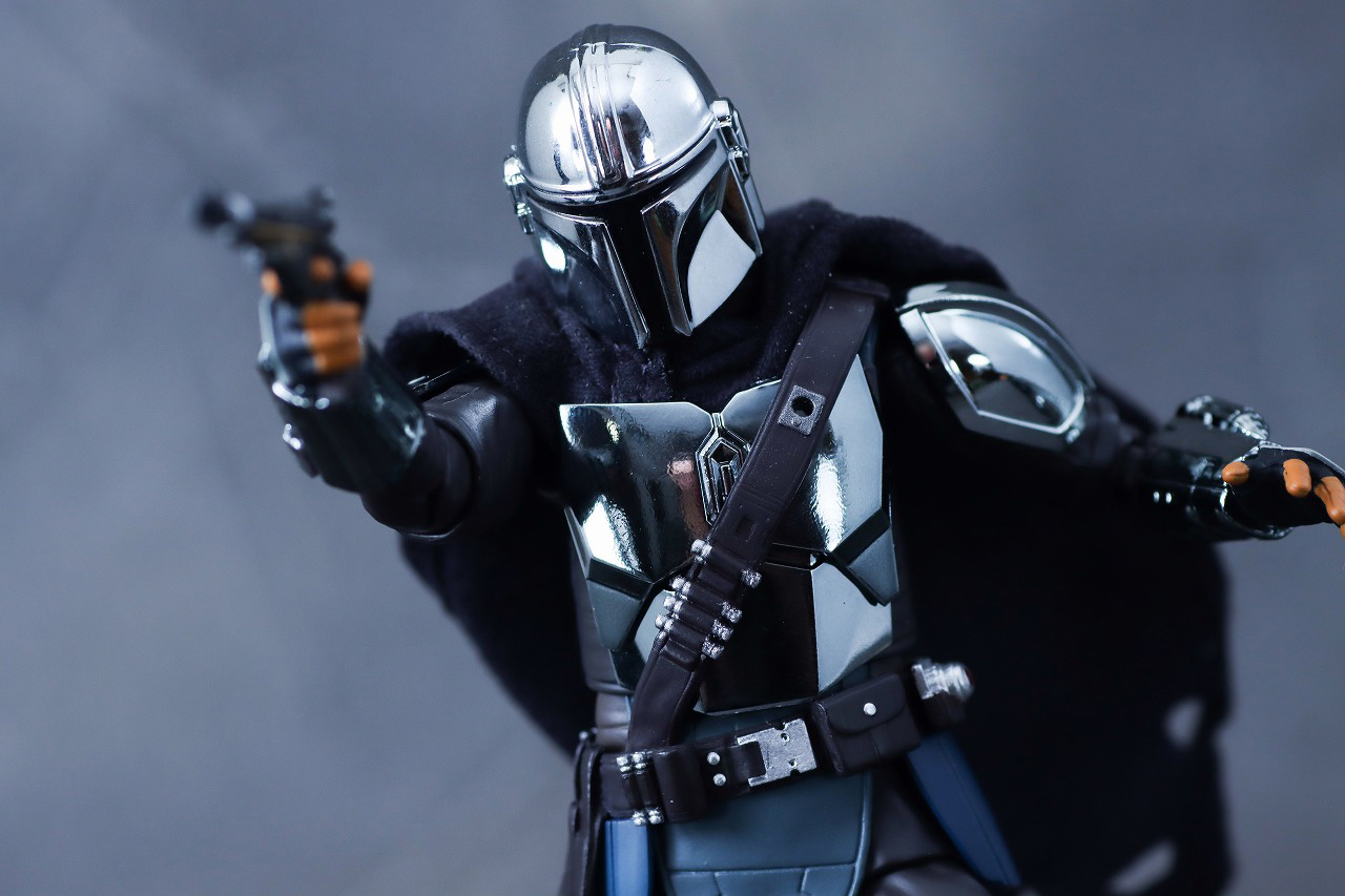 MAFEX　マンダロリアン CHROME（クロームメッキ） ver.　レビュー　アクション