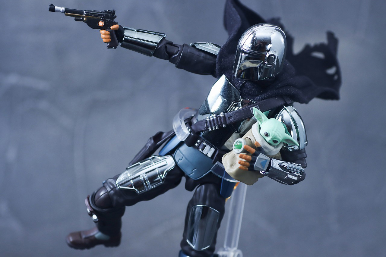 MAFEX　マンダロリアン CHROME（クロームメッキ） ver.　レビュー　アクション