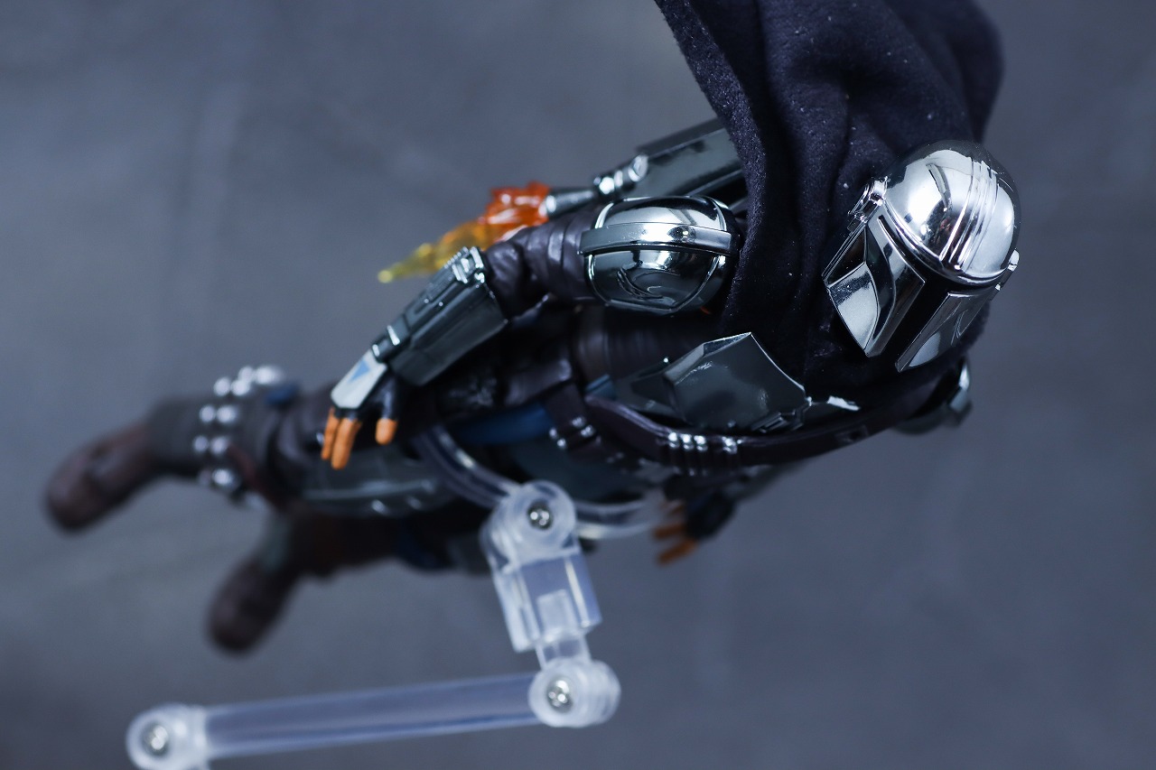 MAFEX　マンダロリアン CHROME（クロームメッキ） ver.　レビュー　アクション