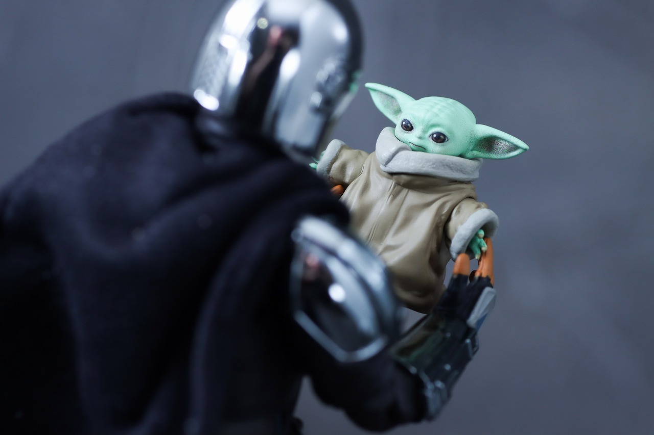 MAFEX　マンダロリアン CHROME（クロームメッキ） ver.　レビュー　アクション