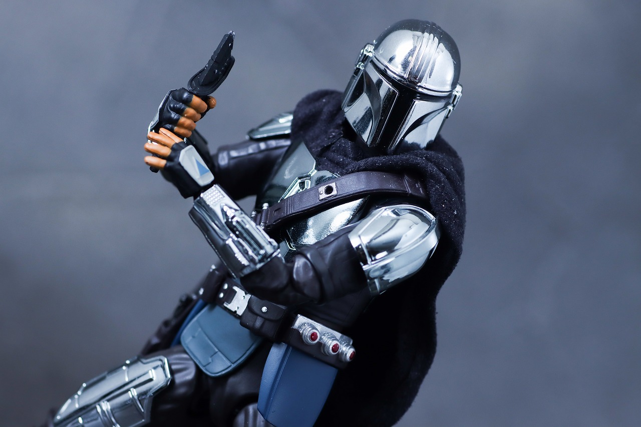 MAFEX　マンダロリアン CHROME（クロームメッキ） ver.　レビュー　アクション