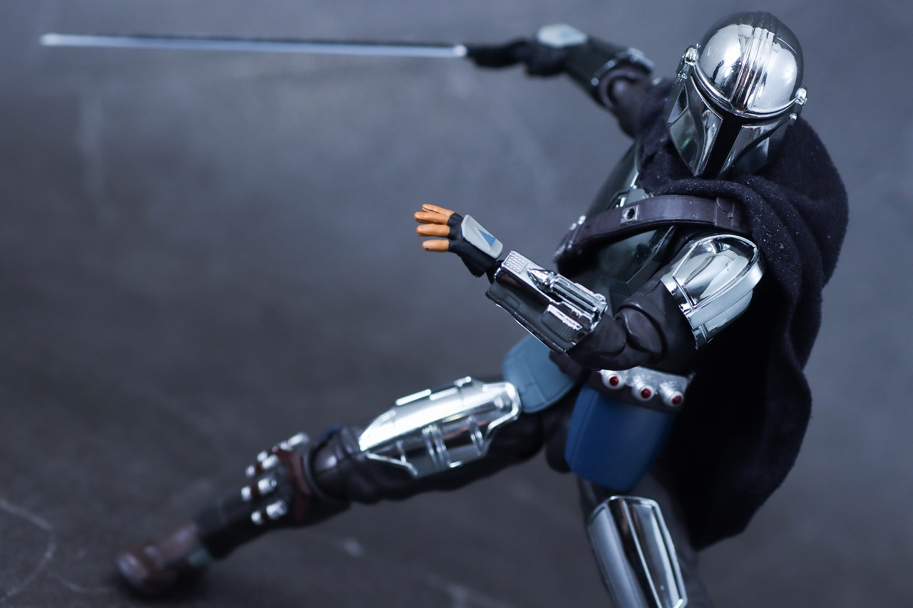 MAFEX　マンダロリアン CHROME（クロームメッキ） ver.　レビュー　アクション
