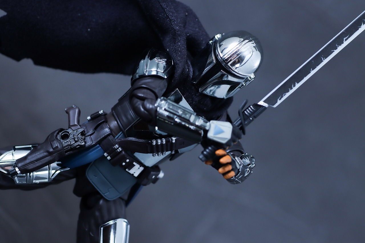 MAFEX　マンダロリアン CHROME（クロームメッキ） ver.　レビュー　アクション